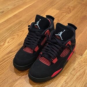 Jordan Men's Black and Red Sneakers